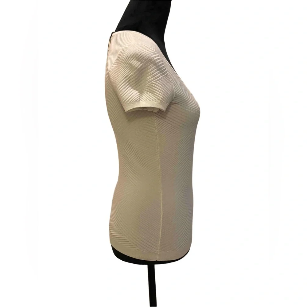 White House Black Market Cream Textured V-Neck Tee - Picture 2 of 5